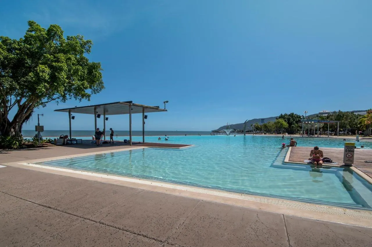 181 The Esplanade Aparthotel Cairns Ausztrália